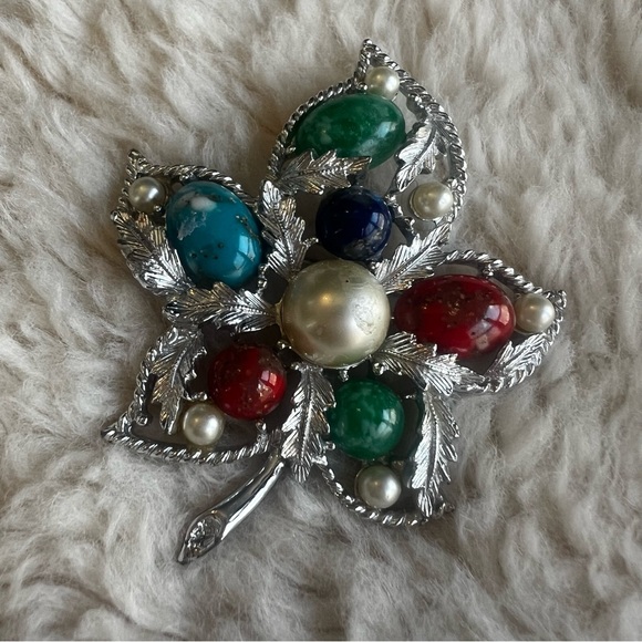 Sarah Coventry Jewelry - Sarah Coventry Vintage Silver Toned Leaf Brooch